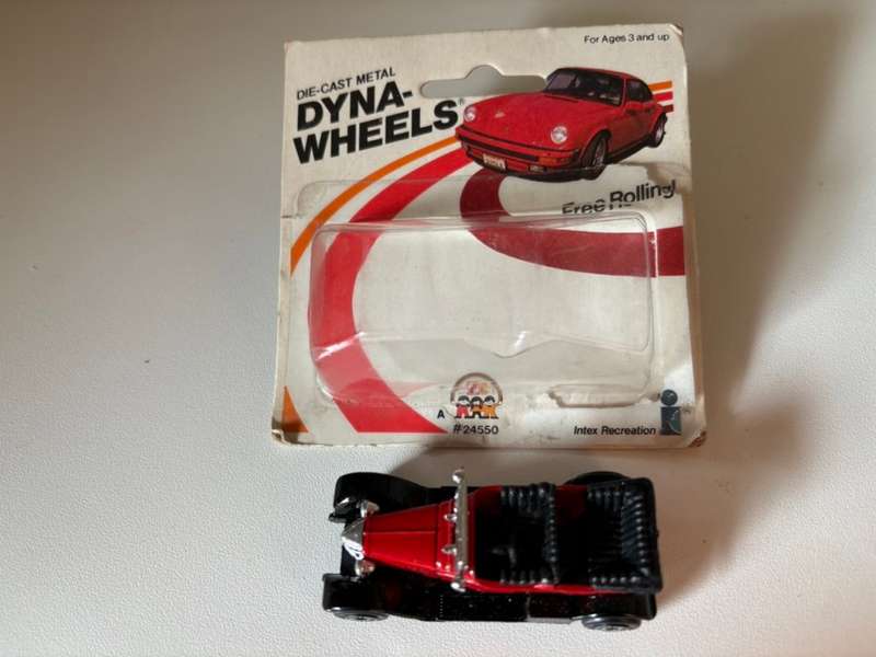 Classic Renault (Dyna-Wheels +/-1:64)