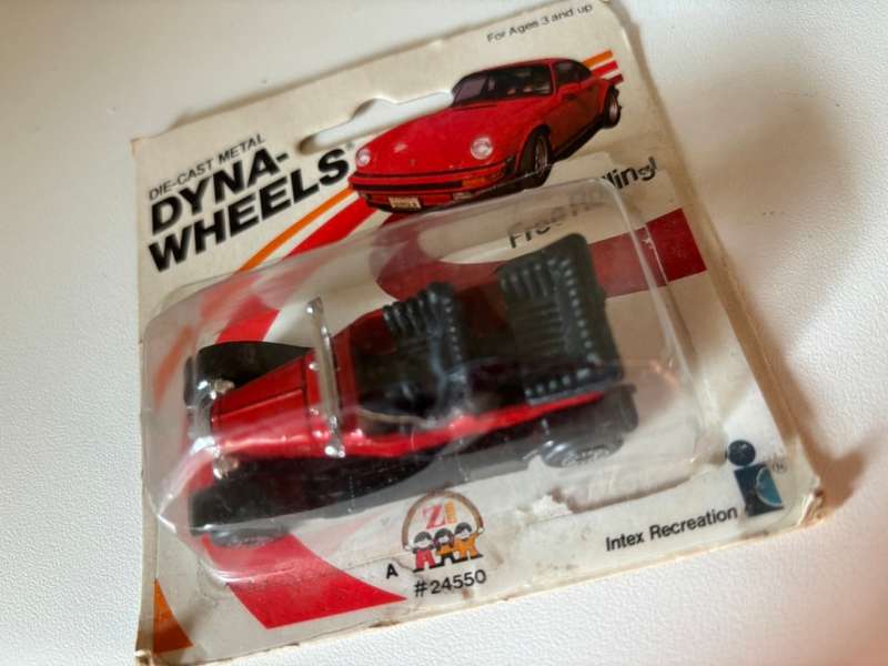 Classic Renault (Dyna-Wheels +/-1:64)