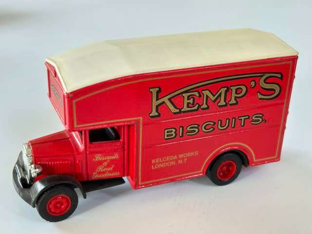 Morris Panel Wagon `Kemp`s Biscuits` 1931 (Matchbox Models of Yesteryear +/-1:40)