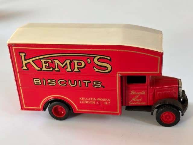 Morris Panel Wagon `Kemp`s Biscuits` 1931 (Matchbox Models of Yesteryear +/-1:40)