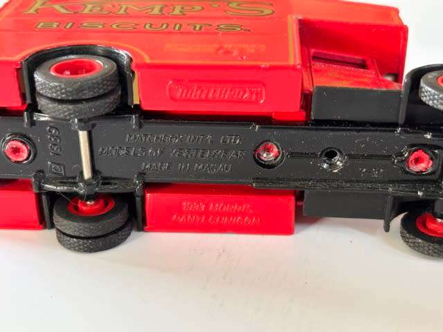 Morris Panel Wagon `Kemp`s Biscuits` 1931 (Matchbox Models of Yesteryear +/-1:40)