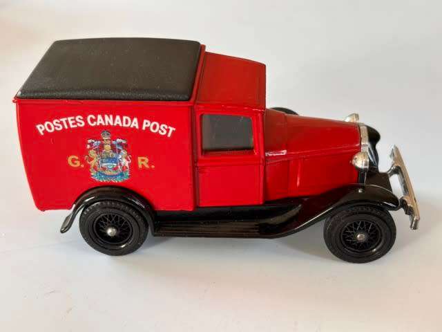 Ford Model A `Postes Canada` (Matchbox Models of Yesteryear +/-1:40 - Made in England - with box)
