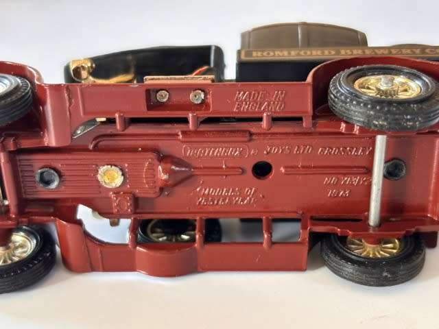 Crossley Beer Lorry (Matchbox Models of Yesteryear 1984 +/-1:47 - Made in England - with box)