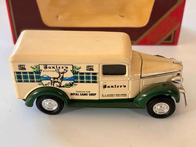 GMC Van `Baxters Soup 1937` (Matchbox Models of Yesteryear 1988 +/-1:43 - with box)