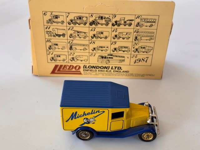 Ford Model A Van `Michelin` 1934 (Lledo `Days Gone By` 1980s +/-1:60 - with box)