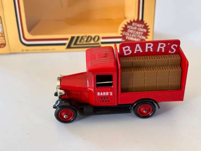 Chevrolet Truck `Barrs` 1934 (Lledo `Days Gone By` 1980s +/-1:60 - with box)