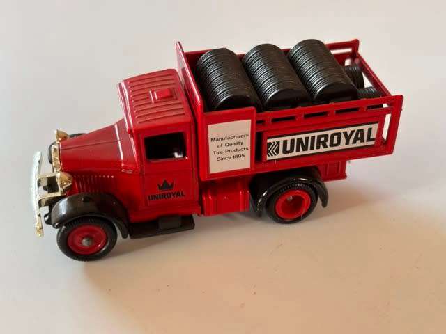 Ford Model A Truck `Uniroyal` 1936 (Lledo `Days Gone By` 1980s +/-1:60)