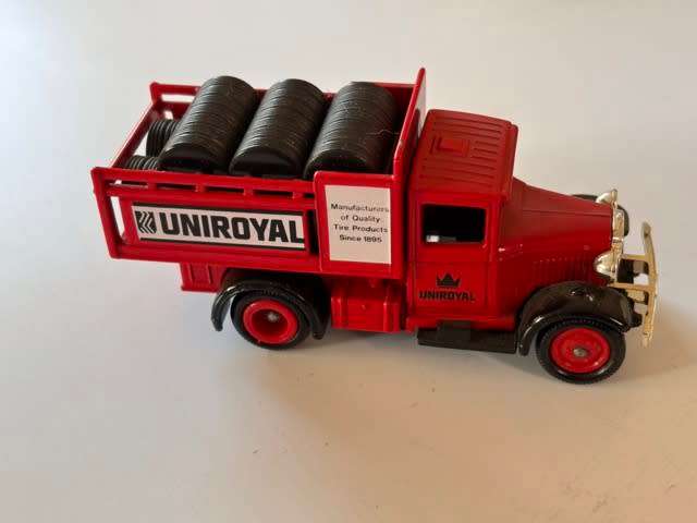Ford Model A Truck `Uniroyal` 1936 (Lledo `Days Gone By` 1980s +/-1:60)