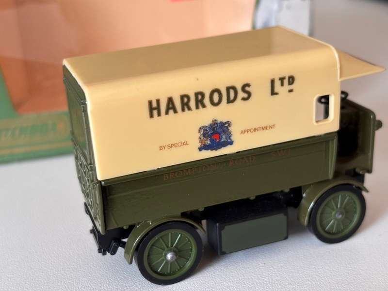 Walker 1919 Harrods Van (Matchbox Models of Yesteryear 1985 Y29 +/-1:43 - with box)