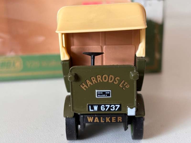 Walker 1919 Harrods Van (Matchbox Models of Yesteryear 1985 Y29 +/-1:43 - with box)