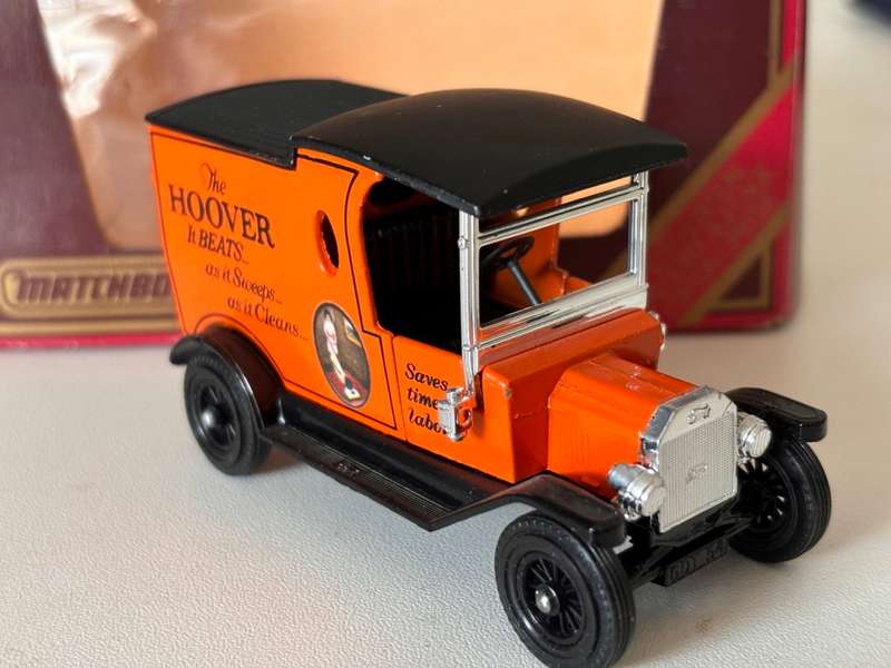 Ford Model T 1912 Van Hoover Vacuum (Matchbox Models of Yesteryear 1978 Y12 +/-1:43 - with box)