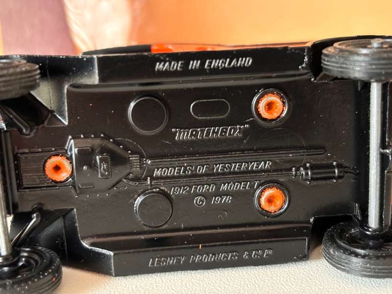 Ford Model T 1912 Van Hoover Vacuum (Matchbox Models of Yesteryear 1978 Y12 +/-1:43 - with box)