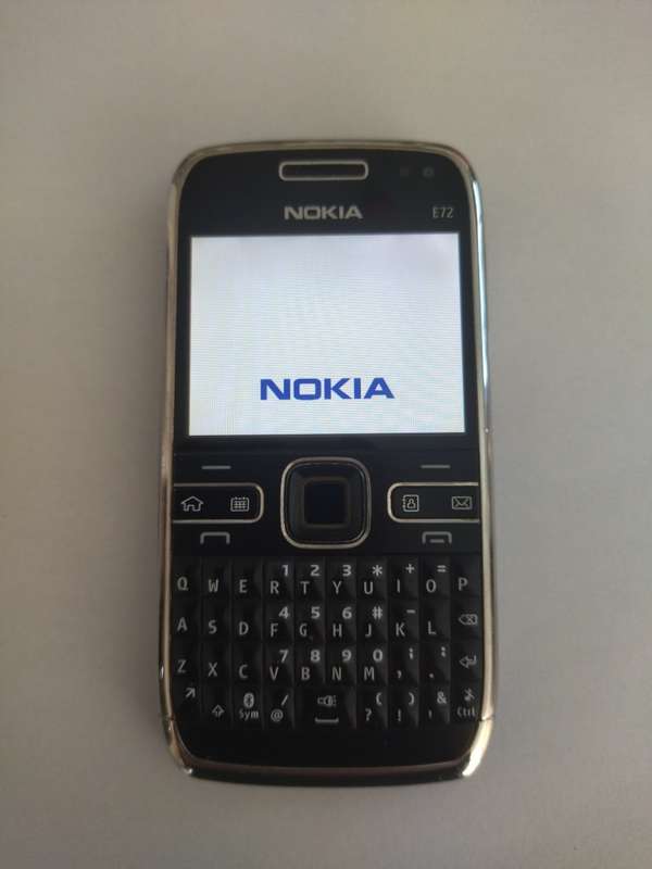 Nokia E72 Cellphone
