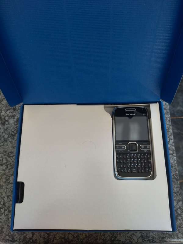 Nokia E72 Cellphone