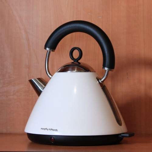 Morphy Richards Imported Traditional White Kettle
