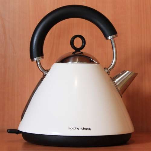 Morphy Richards Imported Traditional White Kettle