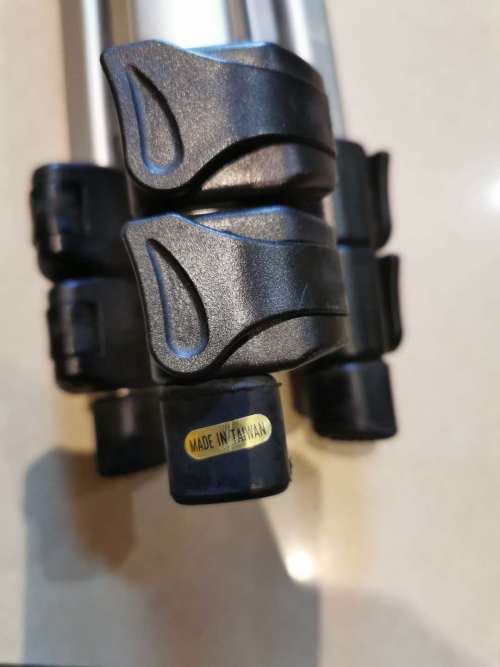Aluminum alloy tripod