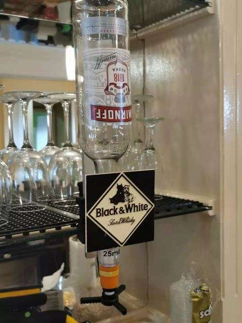 4*liquor dispenser