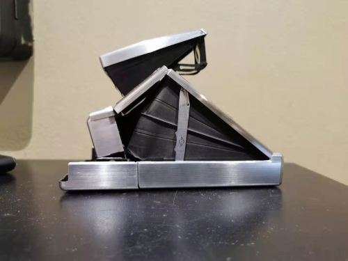 broken polaroid sx-70 land camera