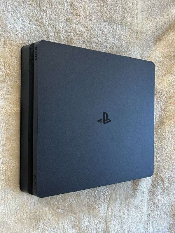 Sony PlayStation 4 PS4 Slim 500GB Console - Excellent Condition