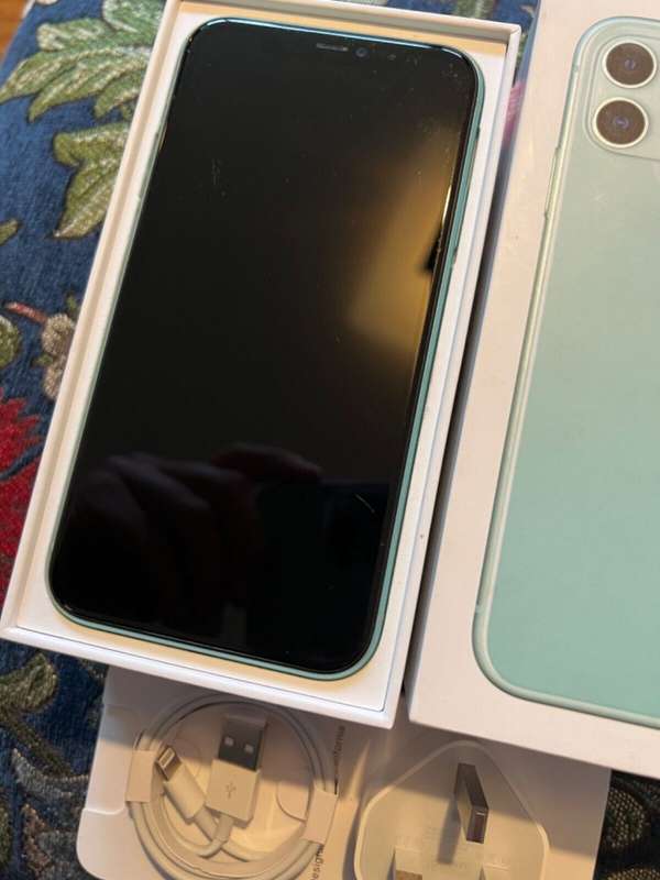 Apple iPhone 11 Green 90% Battery