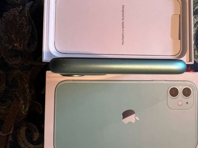 Apple iPhone 11 Green 90% Battery