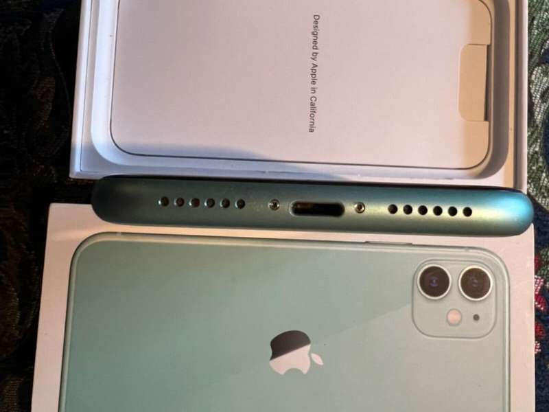 Apple iPhone 11 Green 90% Battery