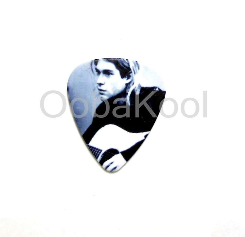 NIRVANA - KURT COBAIN GUITAR PICK / ROCK N ROLL GUITAR PLECTRUM / 1mm DOUBLE-SIDED PRINT / OobaKool