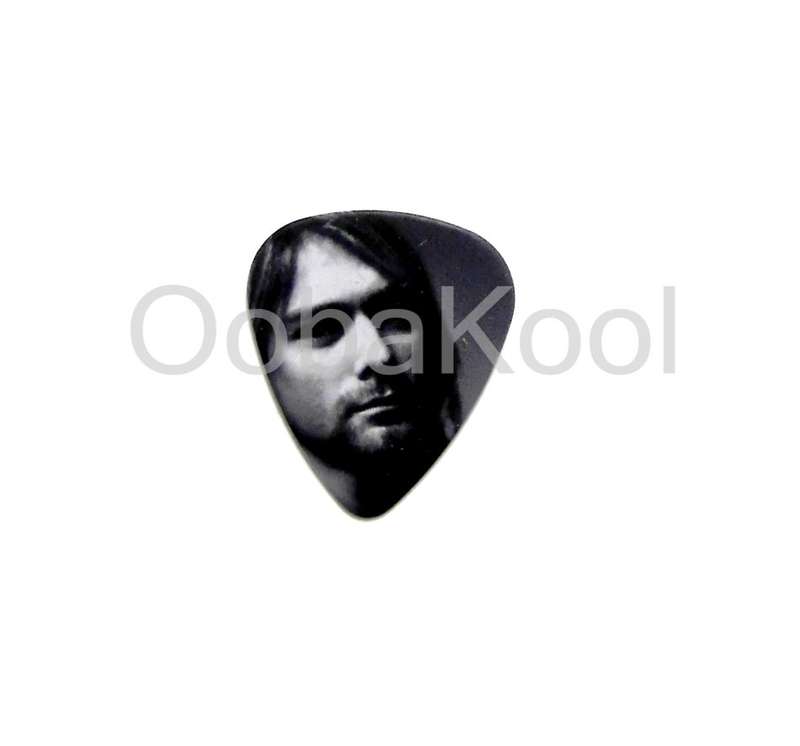 NIRVANA - KURT COBAIN GUITAR PICK / ROCK N ROLL GUITAR PLECTRUM / 1mm DOUBLE-SIDED PRINT / OobaKool