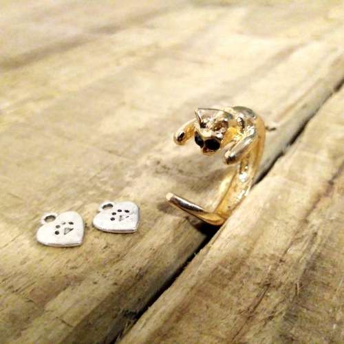 CLEARANCE SALE | Cool Cat Gold Metal Alloy 3D Ring + 2 Paw Print Earring Charms Gift Set