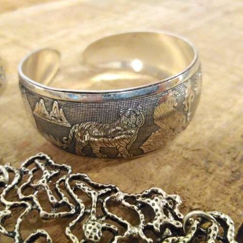 CLEARANCE SALE | Silver Metal Lace Statement Necklace + Cuff Bangles | Gift Set