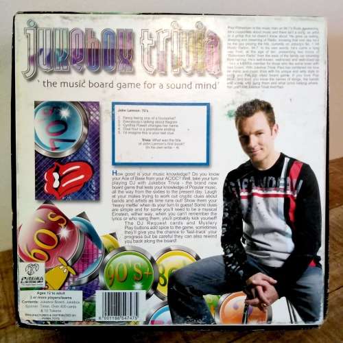 DINNER PARTY COLLECTION | JUKEBOX TRIVIA BOARD GAME + 4 Retro Vinyl LP Record Placemats | Gift Set