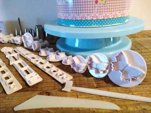 CLEARANCE SALE | Unbeatable Value | Delicious Country Kitchen Cake Decoration Gift Set