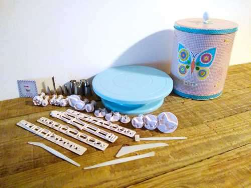 CLEARANCE SALE | Unbeatable Value | Delicious Country Kitchen Cake Decoration Gift Set