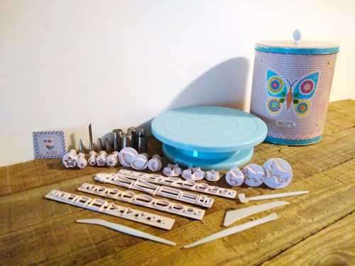 CLEARANCE SALE | Unbeatable Value | Delicious Country Kitchen Cake Decoration Gift Set