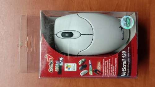 Vintage Windows 98 gamming PC