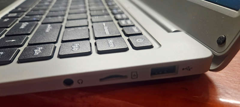 Mecer CA14DO3 Windows 11 Laptop