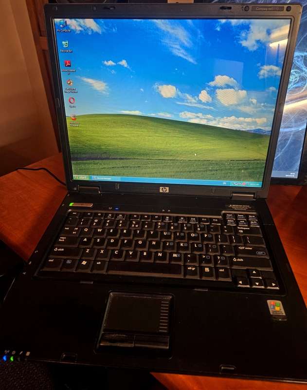 HP nx6110 Windows XP Laptop computer (2005)