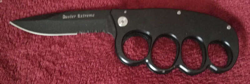 KNUCKLE BUSTER KNIFE
