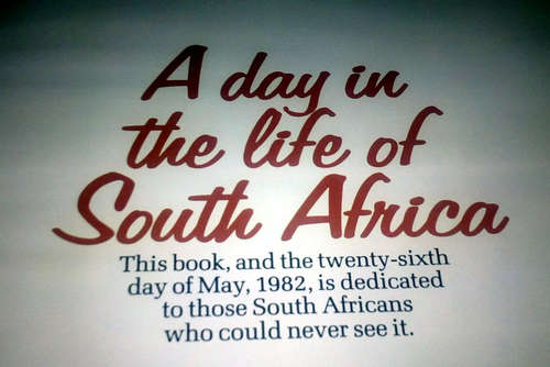 COFFEE TABLE BOOK: A DAY IN THE LIFE OF SOUTH AFRICA