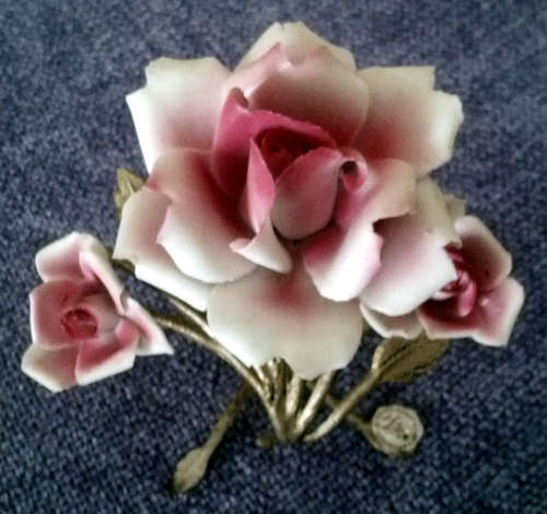 CAPODIMONTE ARGENTO PORCELAIN ROSE - UNIQUE AND IN MINT CONDITION (12x15cm)