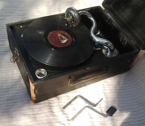 GOLDEN OLDIE - COLUMBIA GRAPHONOLA GRAMOPHONE 211 H (NOT A REPLICA)