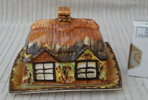 PRICE BROS "COTTAGE WARE" LIDDED BUTTER DISH