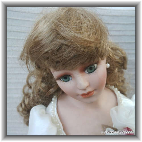 BEAUTIFUL BRIDAL PORCELAIN DOLL - 55cm TALL