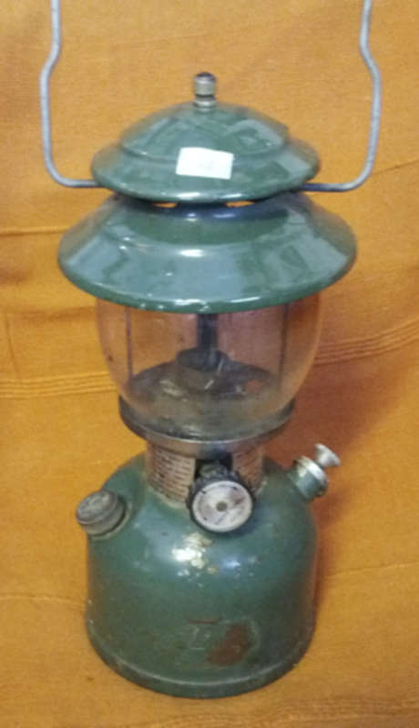 VINTAGE COLEMAN 302 LANTERN - +-40cm TALL