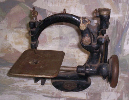 VERY RARE! 1890's WILLCOX & GIBBS (U.S.A.) SEWING MACHINE (NOT A TOY) - 26cm WIDE