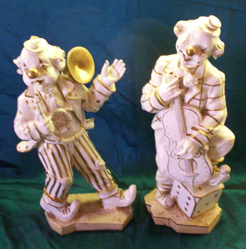 BEAUTIFULLY DETAILED DISPLAY PIECES (CLOWNS) - 48cm TALL