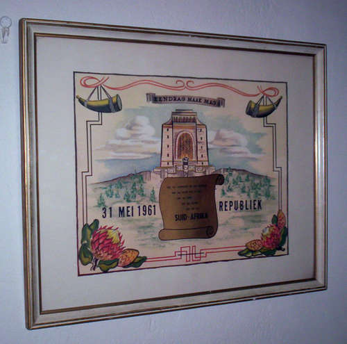 VERY RARE FIND:ORIGINAL "EENDRAG MAAK MAG" IN FRAME - 55x45cm