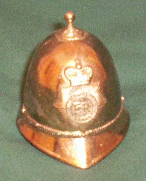 EXQUISITE 'BOBBY HAT' BELL - METAL (7.5x6x6.5cm)