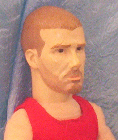 MANCHESTER UNITED OFFICIAL MERCHANDISE PLAYER HEAD BEANIE "DAVID BECKHAM" - 25cm TALL